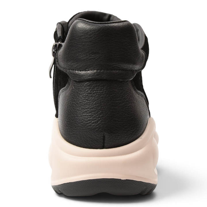 Back view of ada-shoes.ro Franco Gerardo Ghete 10875-N black leather ankle boots with a thick beige platform sole.