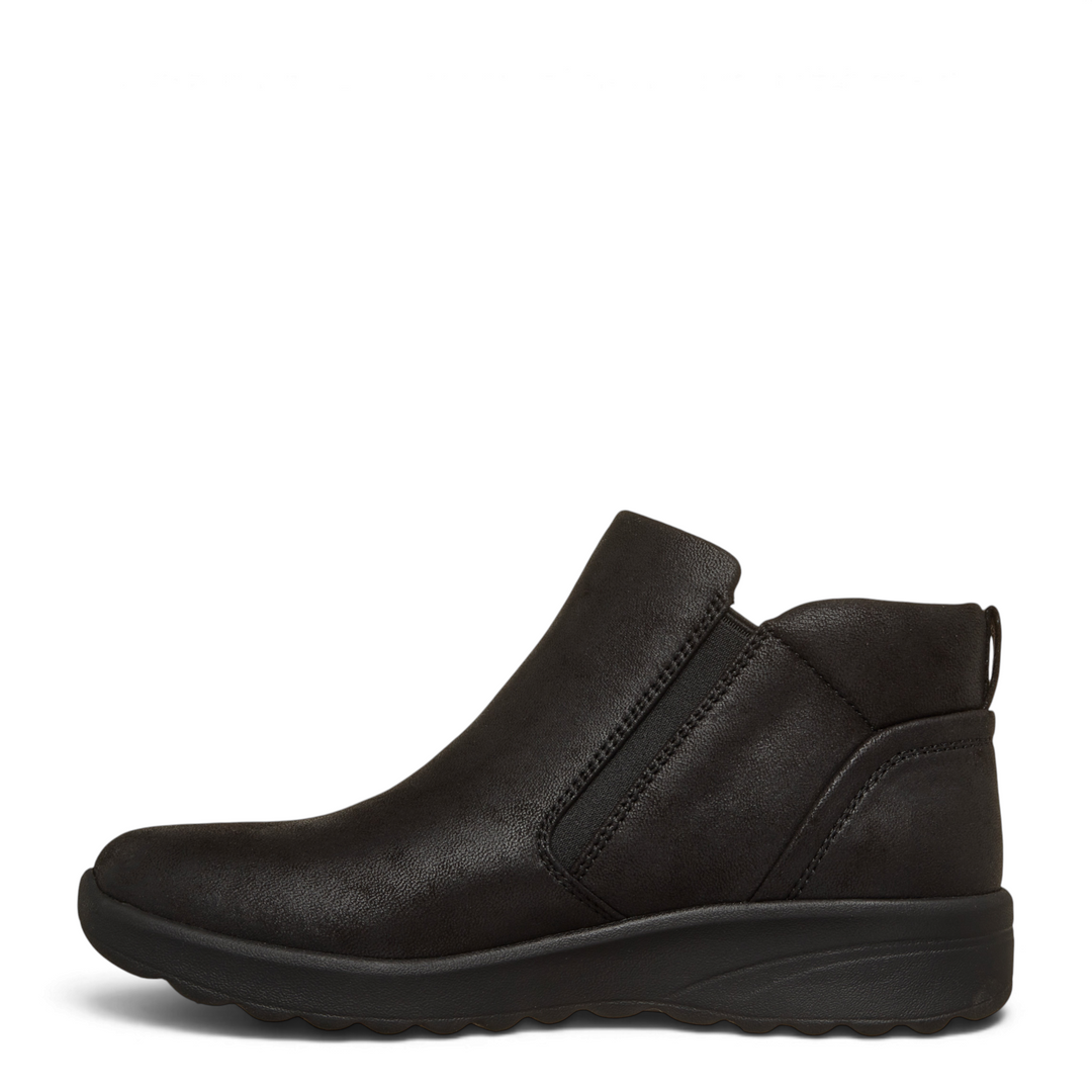 ada-shoes.ro Skechers On-the-GO Joy black ankle boots in synthetic microfiber with a side zipper and cushioned sole.