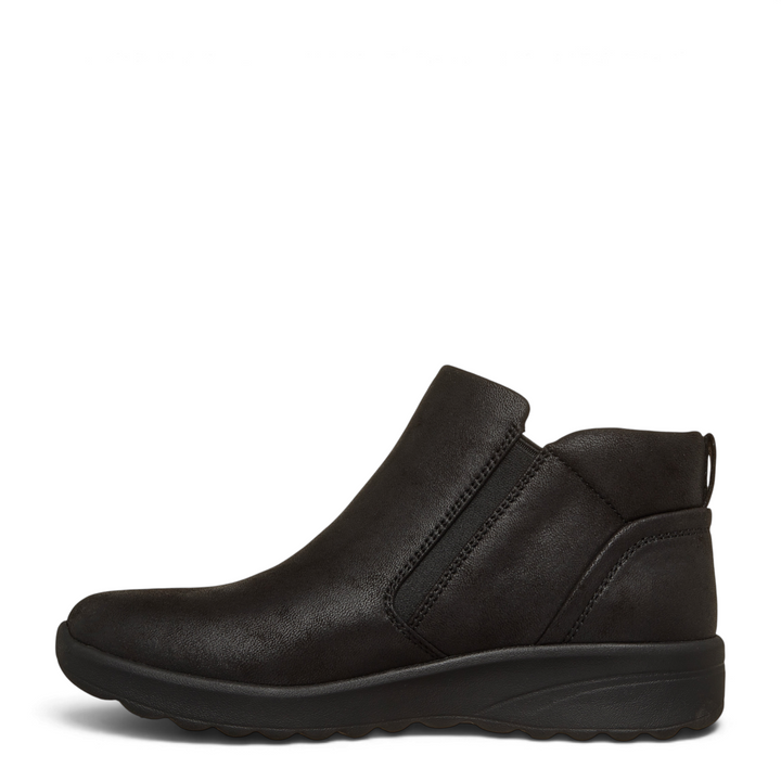ada-shoes.ro Skechers On-the-GO Joy black ankle boots in synthetic microfiber with a side zipper and cushioned sole.
