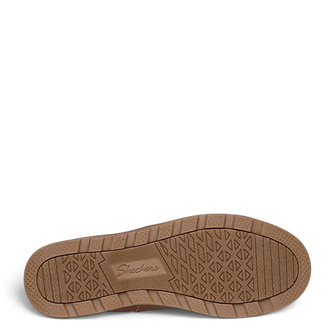 ada-shoes.ro Skechers Easy Going winter boot brown rubber outsole with textured grip pattern and brand logo