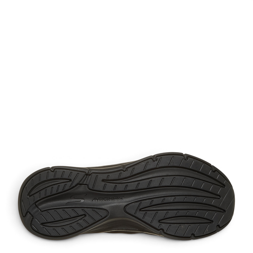 Black Skechers Arch Fit 168283-BBK winter boot outsole with durable rubber tread pattern from ada-shoes.ro