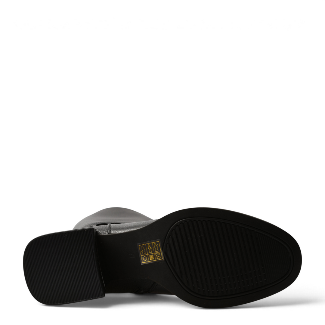 ada-shoes.ro Feeling black leather boots showing the textured rubber sole and stable block heel from below