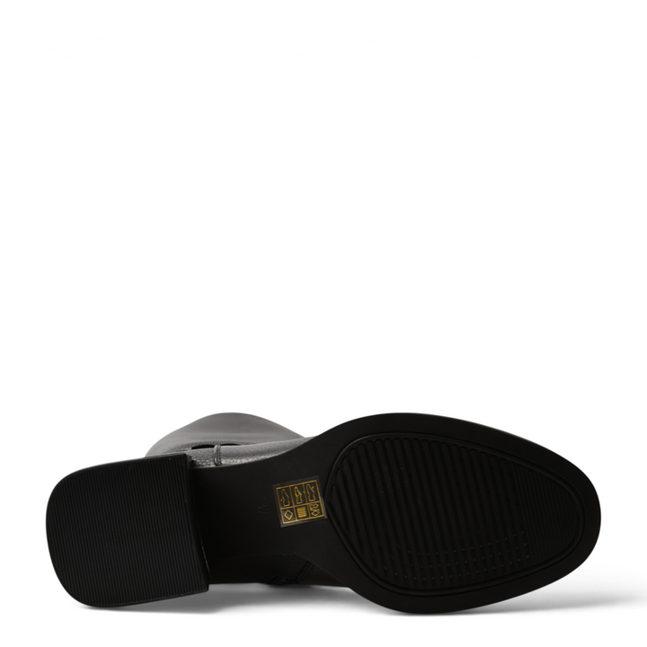 ada-shoes.ro Feeling black leather boots showing the textured rubber sole and stable block heel from below