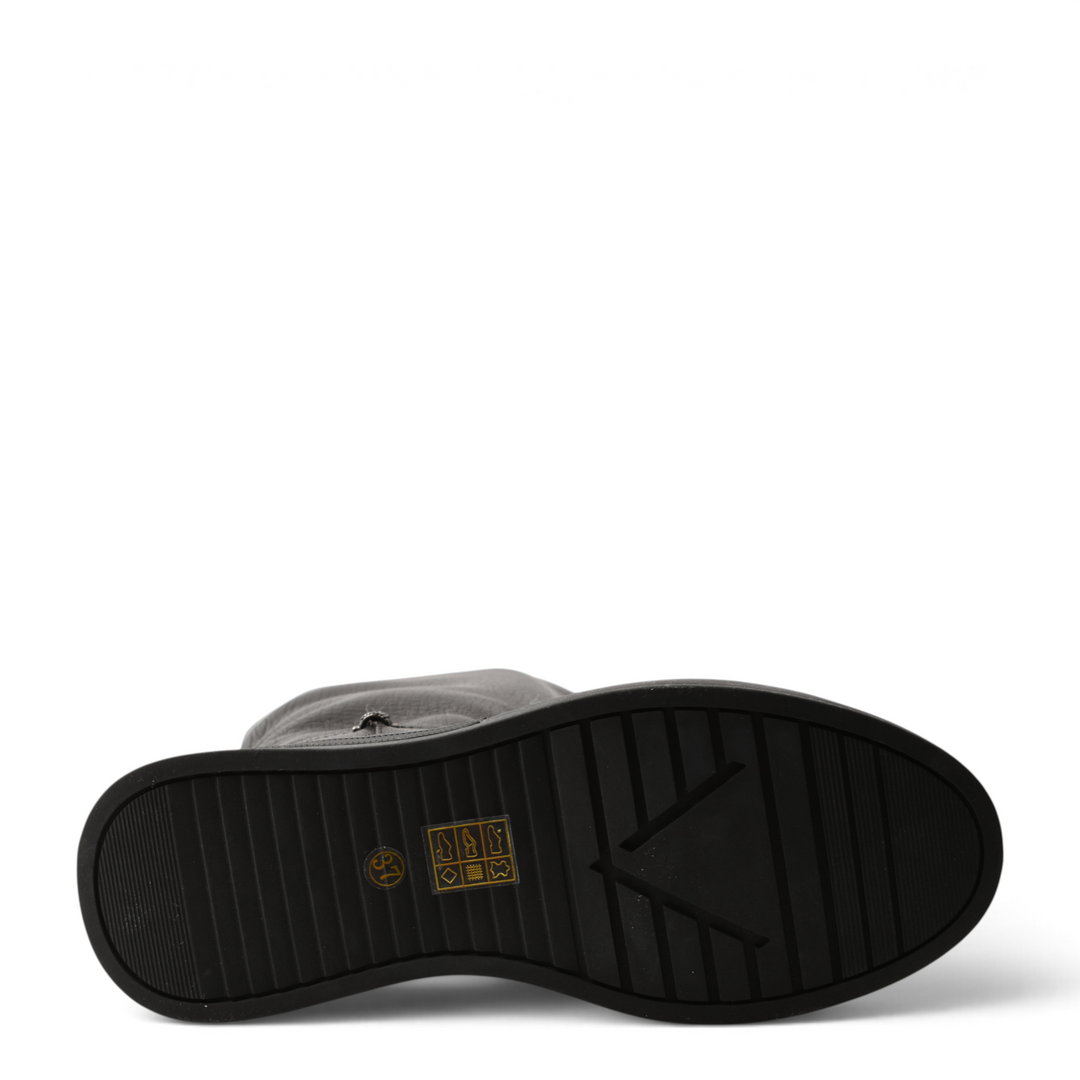 ada-shoes.ro Feeling black leather boot sole with a flexible platform design and textured grip pattern