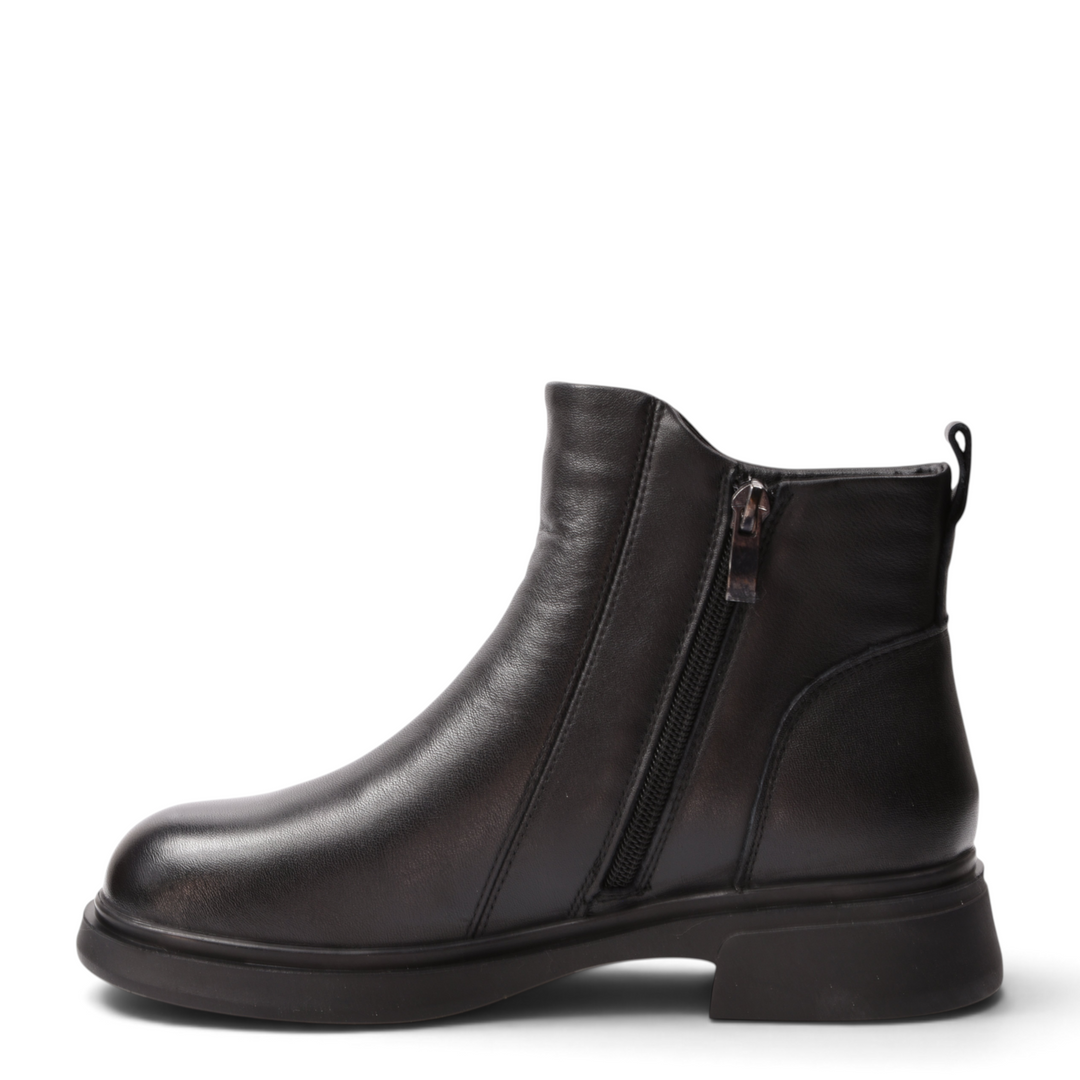 ada-shoes.ro black leather ankle boots with side zipper and chunky sole