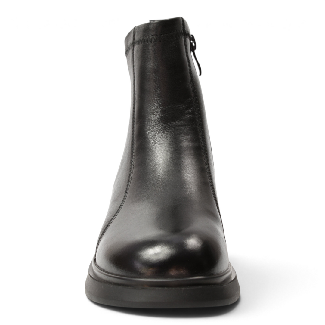 ada-shoes.ro black leather ankle boots with a side zipper and a thick rubber sole