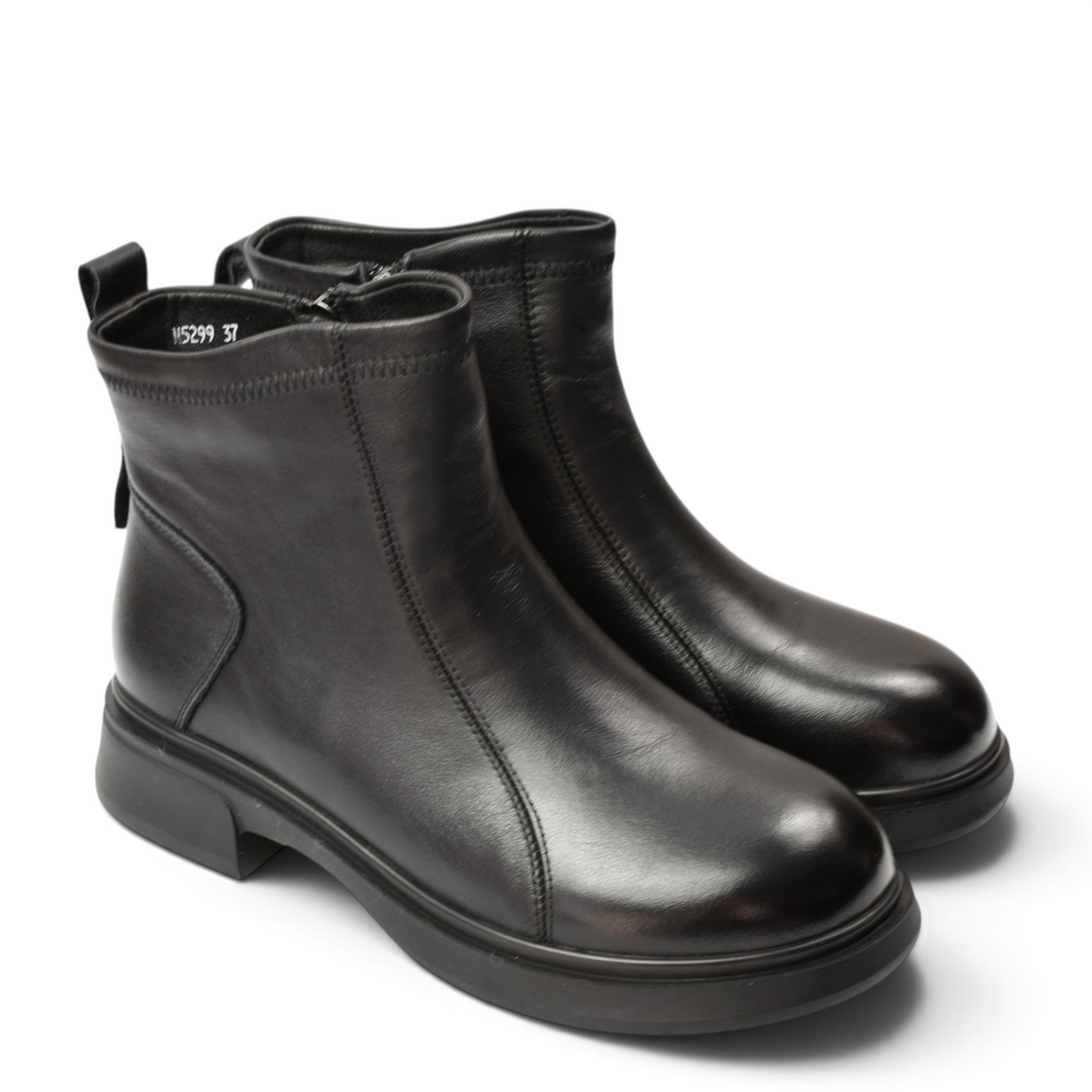 ada-shoes.ro black leather ankle boots with a side zipper and chunky platform sole