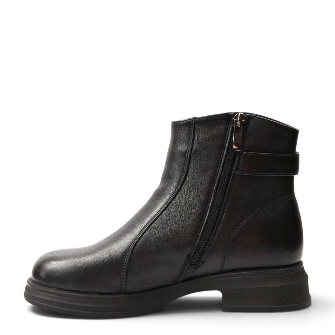 ada-shoes.ro black leather ankle boots with side zipper and thick rubber sole