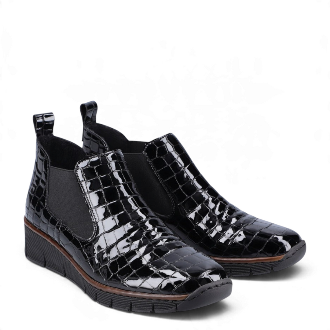 ada-shoes.ro Rieker Chelsea boots in black patent leather with a crocodile texture and comfortable wedge sole.