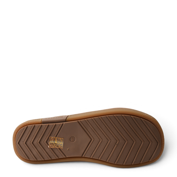 ada-shoes.ro Franco Gerardo brown suede sneakers showing the flexible rubber sole with chevron tread pattern