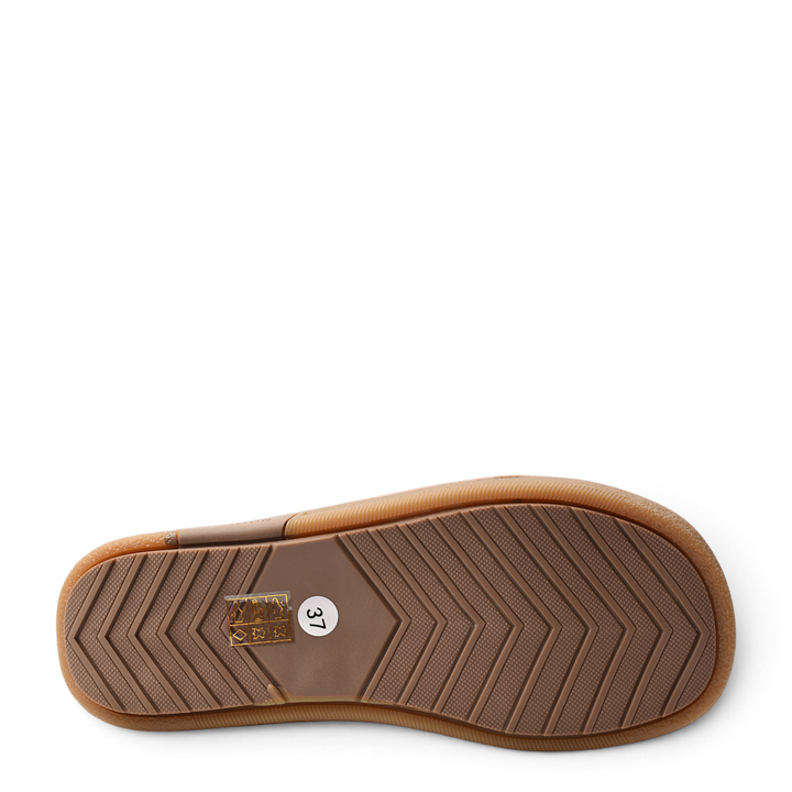 ada-shoes.ro Franco Gerardo 6022-N sneakers showing the brown rubber sole with a textured chevron grip pattern