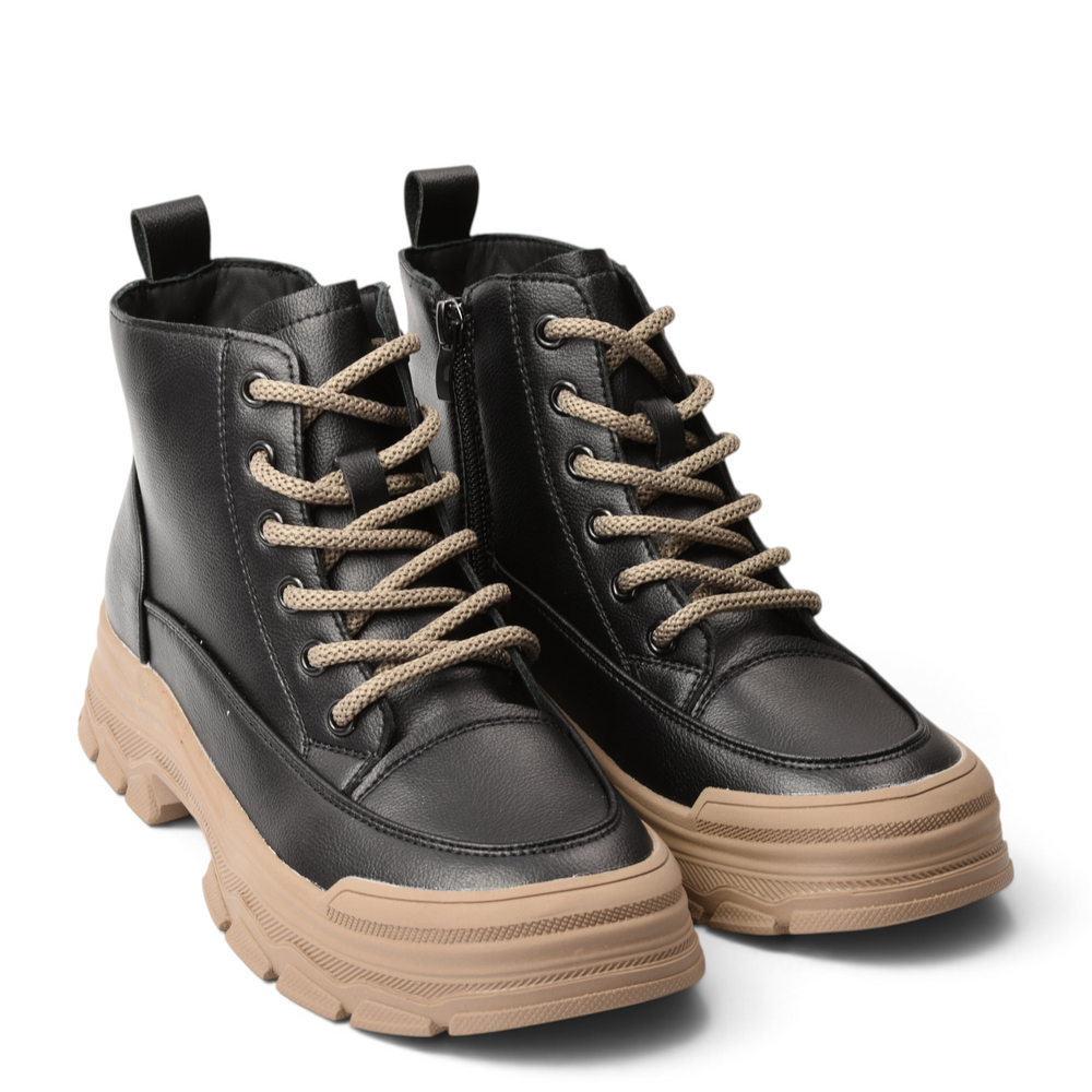 ada-shoes.ro black leather ankle boots with chunky beige soles and contrasting laces for a casual urban style