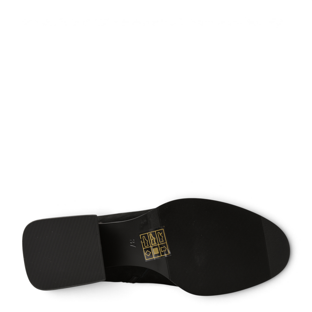 ada-shoes.ro Anna Viotti black suede ankle boot showing the textured rubber sole and stable block heel