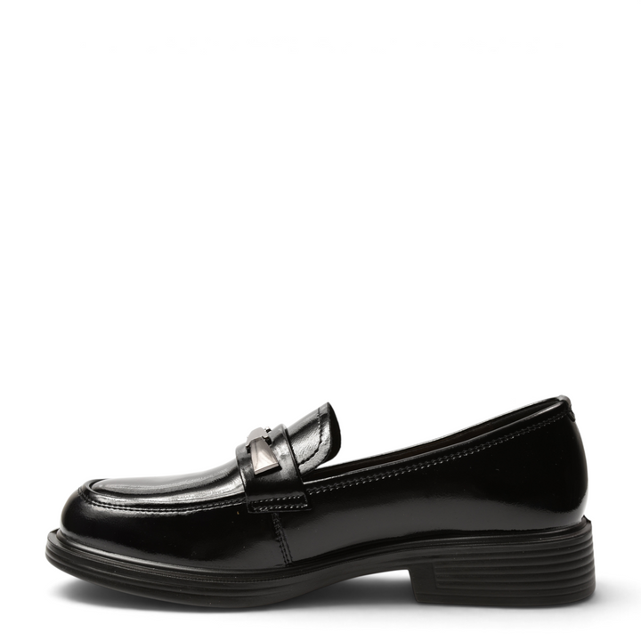 ada-shoes.ro Pass Collection black patent leather loafers with a metallic detail and a comfortable 3.5 cm sole.