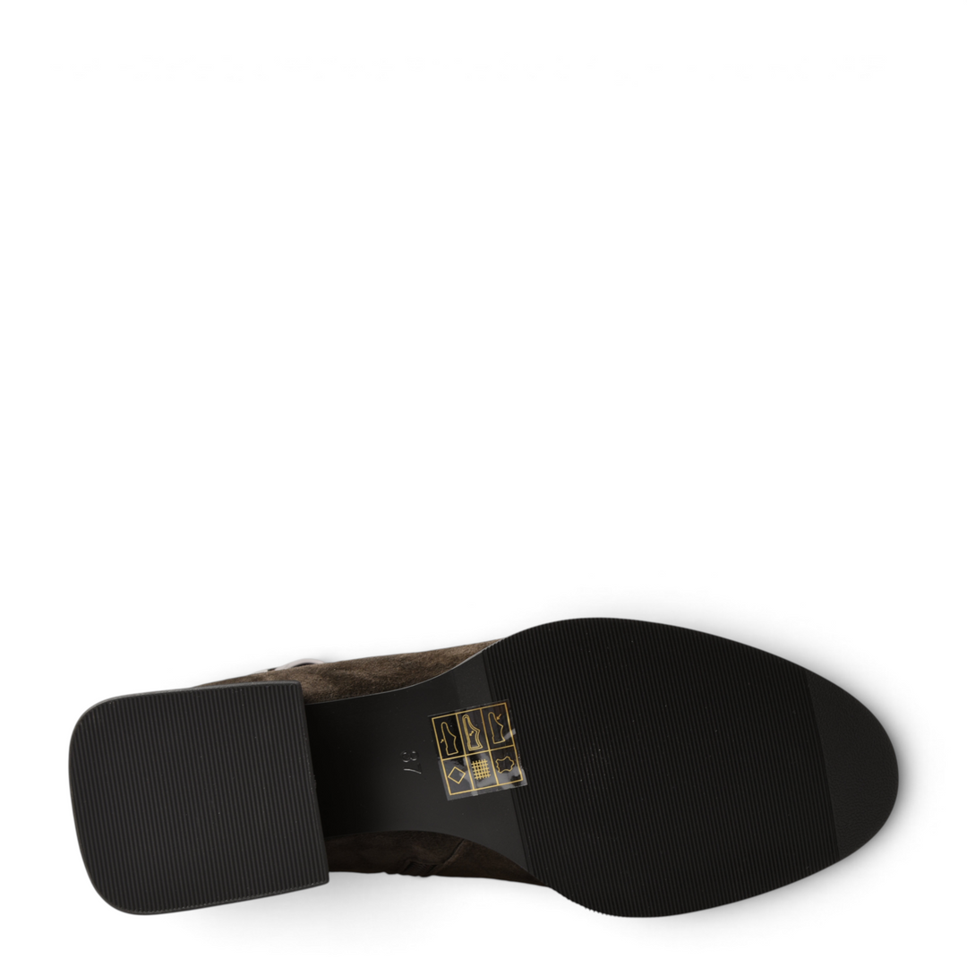 ada-shoes.ro Anna Viotti brown suede ankle boot showing the black textured sole and stable block heel