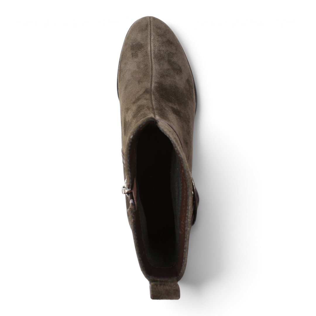 ada-shoes.ro Anna Viotti brown suede ankle boots with a rounded toe and side zipper, top-down view.