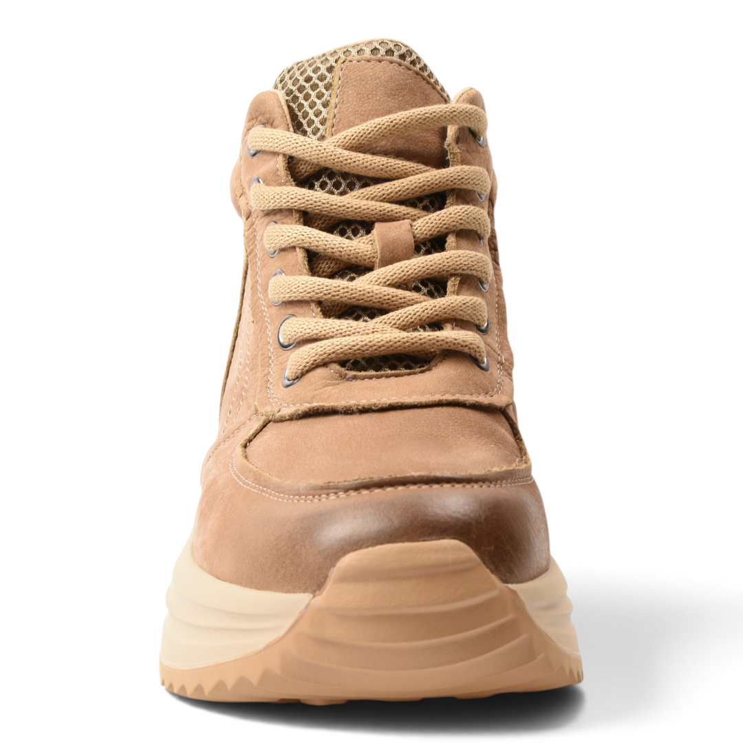 ada-shoes.ro Ghete HY2556-M tan suede ankle boots with thick rubber platform soles and matching laces