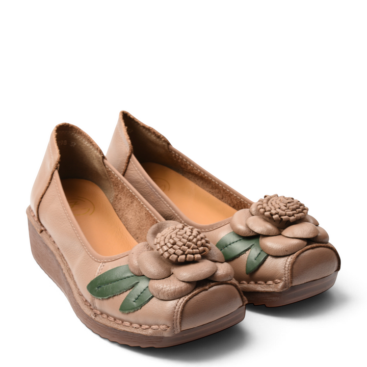 ada-shoes.ro Formazione beige leather casual wedge shoes with 3D floral leather embellishment and green leaf accents