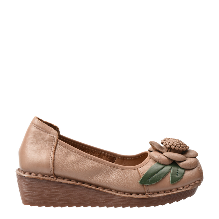 ada-shoes.ro Formazione beige leather wedge shoes with a 3D floral leather applique and green leaves on the toe.