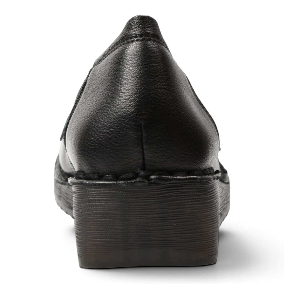 ada-shoes.ro Formazione black leather casual wedge shoes viewed from the back showing the textured sole and heel