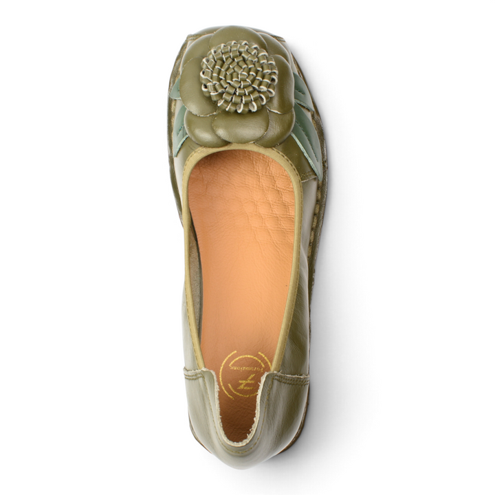 ada-shoes.ro Formazione olive green leather casual shoes with a 3D floral accent on the toe and orthopedic wedge sole.