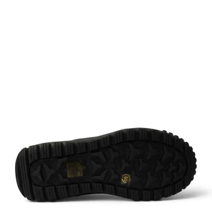 Black rubber outsole of Gryxx sneakers from ada-shoes.ro with a textured tread pattern for grip and size 40 label