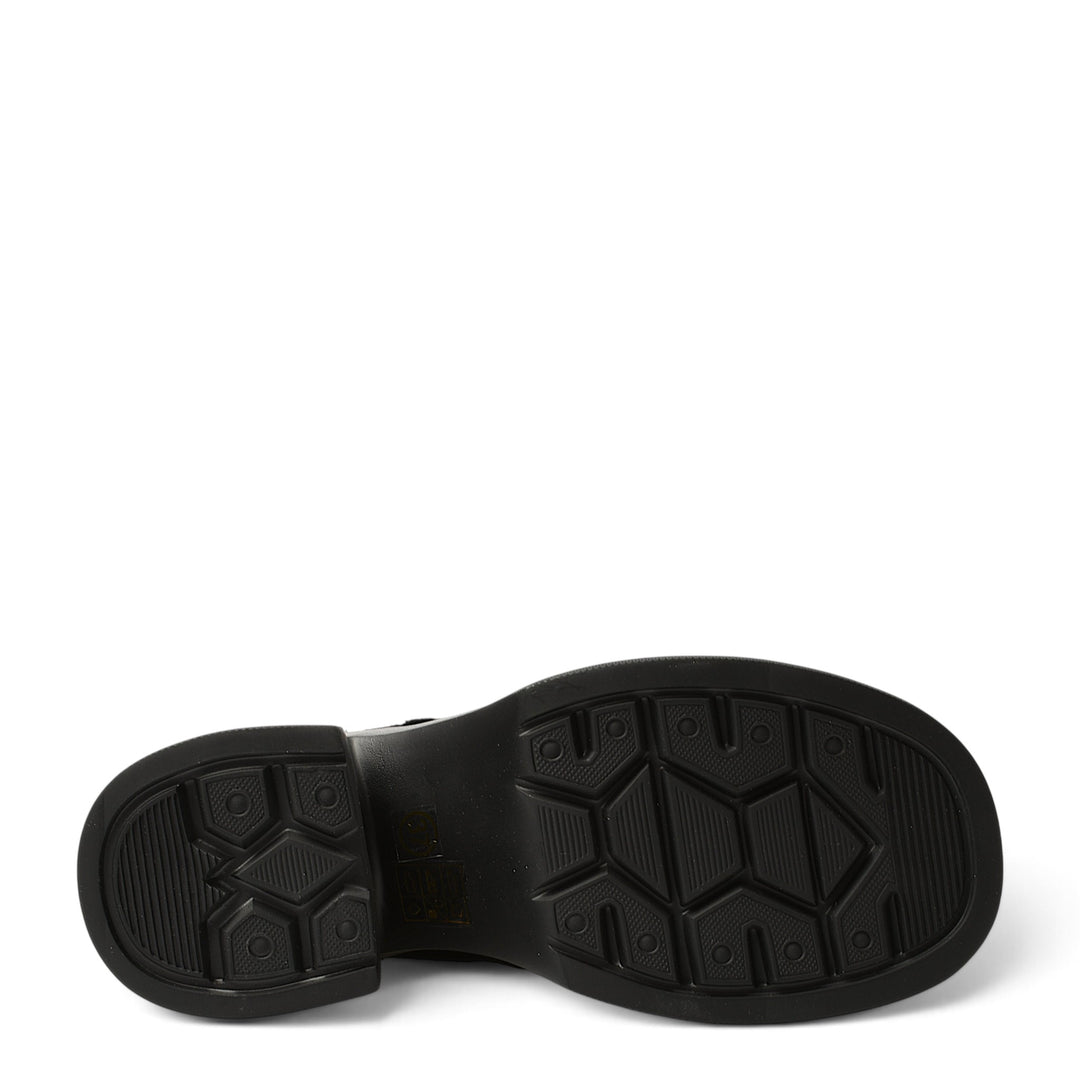 Black rubber sole of ada-shoes.ro casual suede boots with a 7 cm heel and textured tread pattern