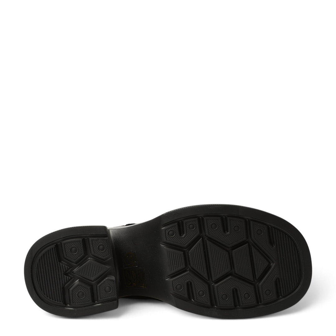 Black rubber sole of ada-shoes.ro casual suede boots with a 7 cm heel and textured tread pattern