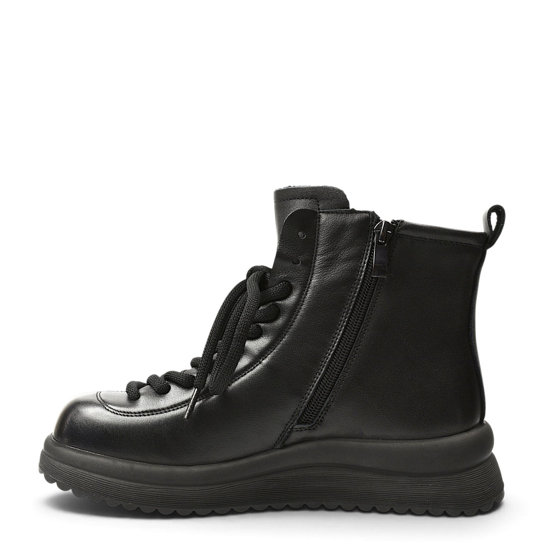 ada-shoes.ro Formazione black leather casual ankle boots with side zipper, laces, and a flexible platform sole.