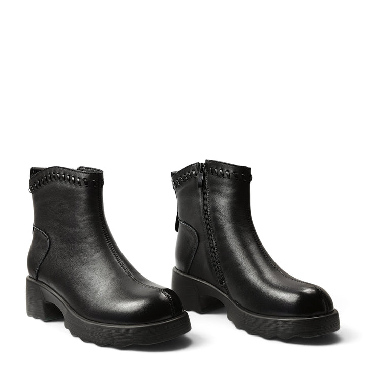 ada-shoes.ro Formazione black leather ankle boots with side zipper and 4.5 cm platform sole for casual wear.