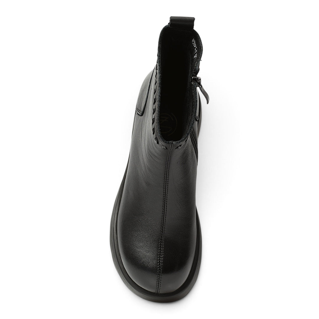 ada-shoes.ro Formazione black leather ankle boots with a side zipper and a 4.5 cm platform sole.