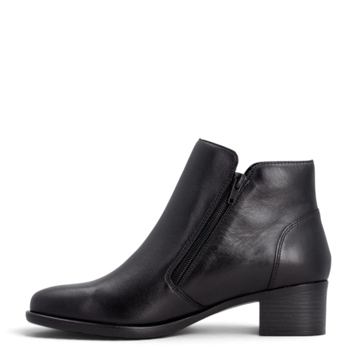 ada-shoes.ro black leather ankle boots with a block heel and side zipper closure for women