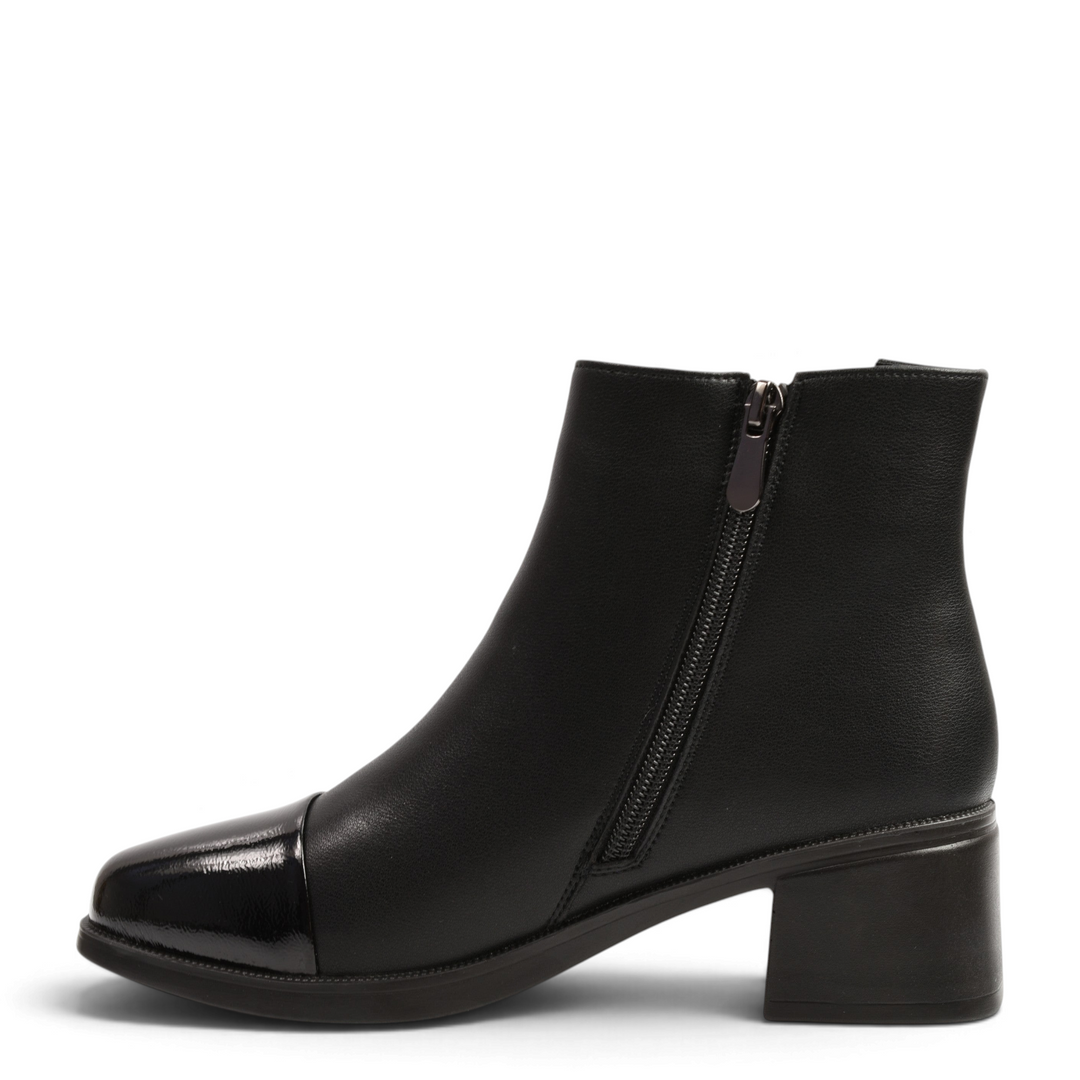 ada-shoes.ro black leather ankle boots with a patent leather toe cap, side zipper, and a comfortable mid-block heel.