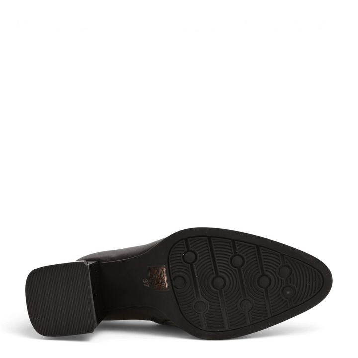 ada-shoes.ro Karisma black leather boot sole with a sculpted block heel and textured tread pattern