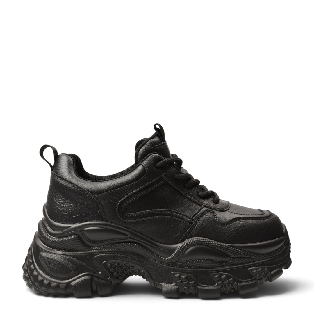 ada-shoes.ro black leather sneakers with a chunky 4cm platform sole, lace-up closure, and modern casual design.