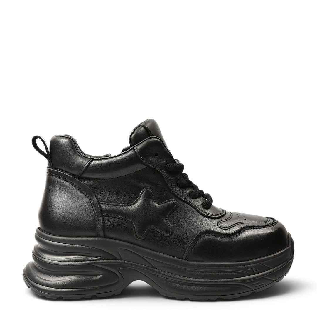 ada-shoes.ro black leather sport boots with a 5cm platform sole, lace-up closure, and star detail on the side.