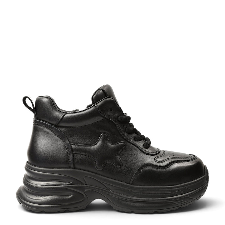 ada-shoes.ro black leather sport boots with a 5cm platform sole, lace-up closure, and star detail on the side.