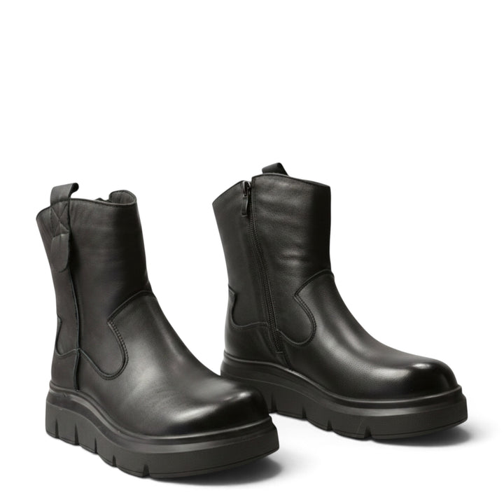 ada-shoes.ro black leather casual ankle boots with a chunky platform sole and side zipper closure