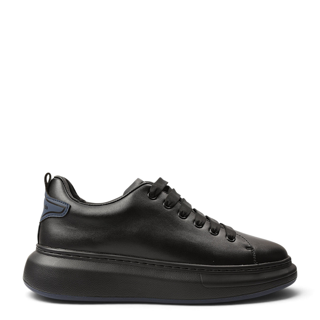 ada-shoes.ro black leather sneakers with a thick, flexible 4cm platform sole and lace-up closure for casual wear.