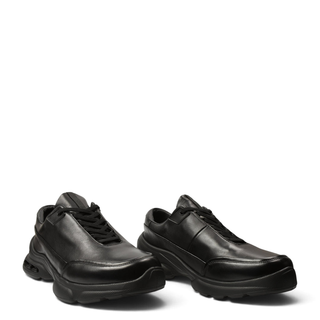 ada-shoes.ro black leather sneakers with a thick 5cm flexible sole and lace-up closure for men