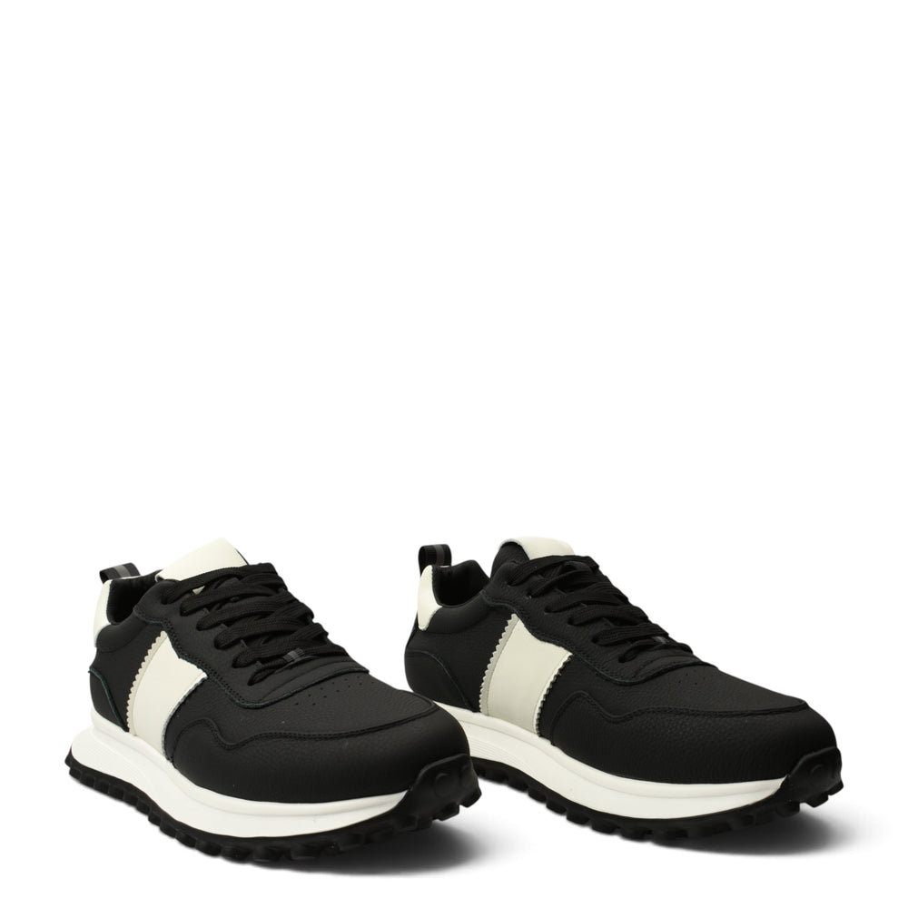 ada-shoes.ro men's black leather sneakers with white side accents, lace-up closure, and a flexible 3cm rubber sole.