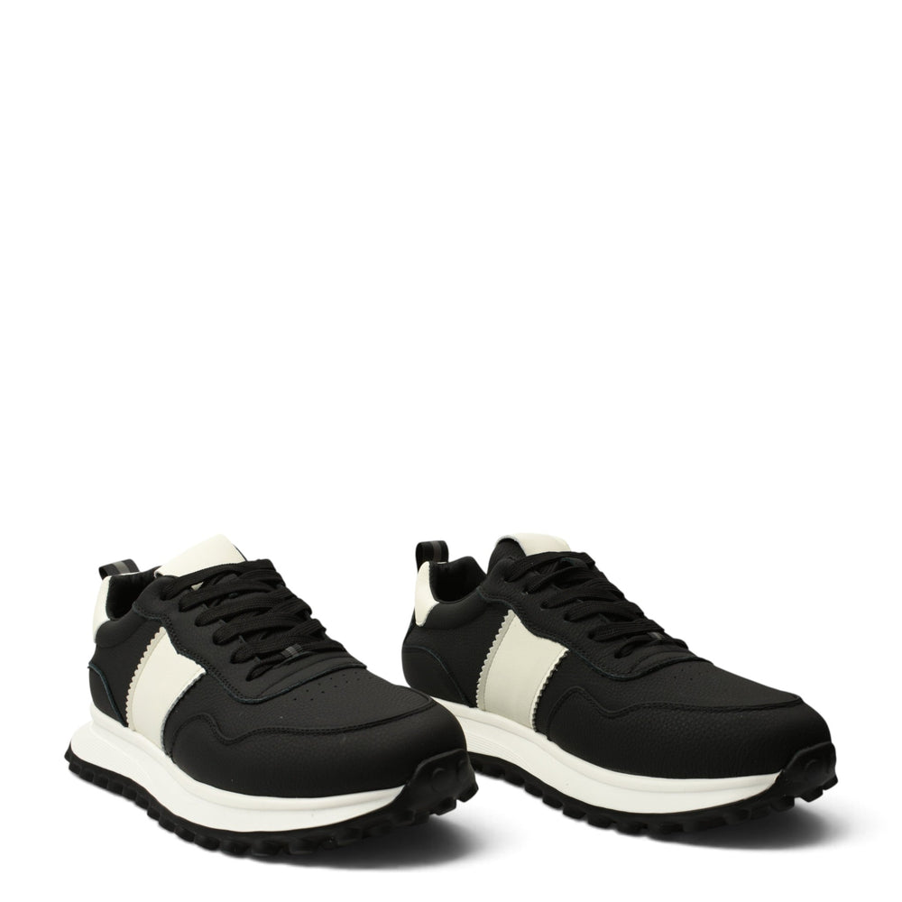 ada-shoes.ro men's black leather sneakers with white side accents, lace-up closure, and a flexible 3cm rubber sole.