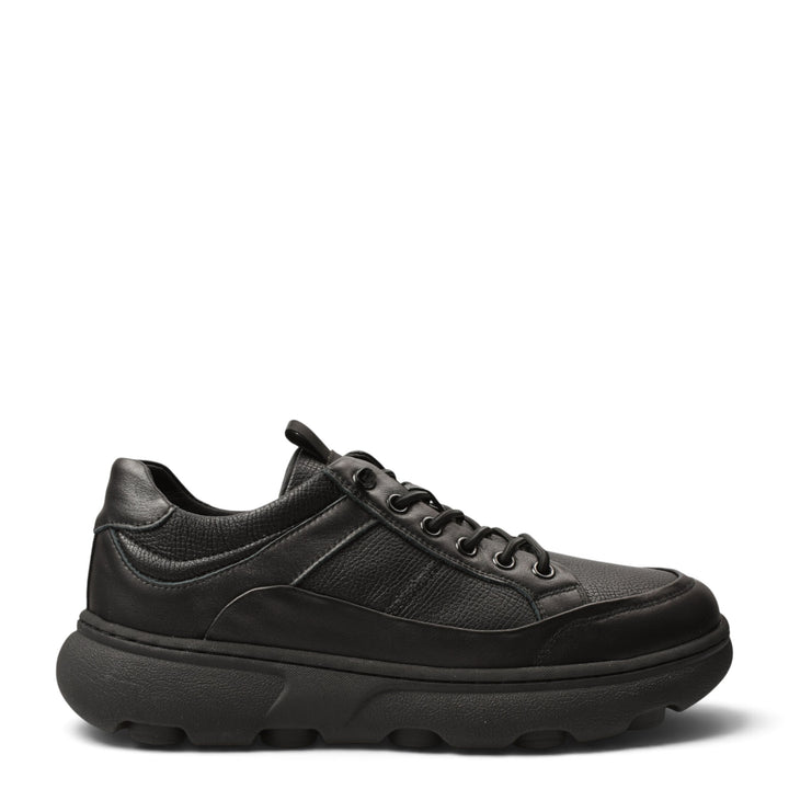 ada-shoes.ro black leather sneakers with a thick, flexible sole and lace-up closure for men