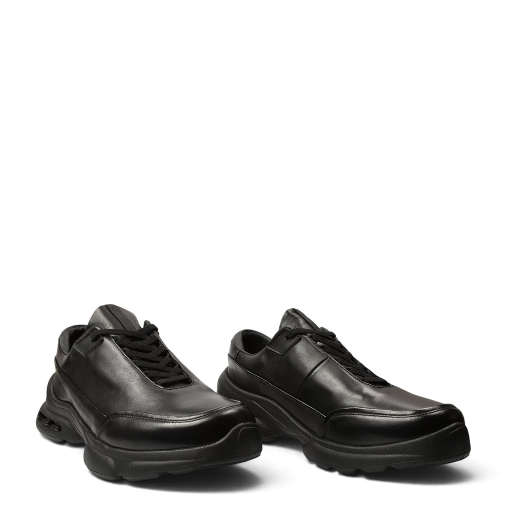 ada-shoes.ro black leather sneakers with a thick 5cm flexible sole and lace-up closure for men