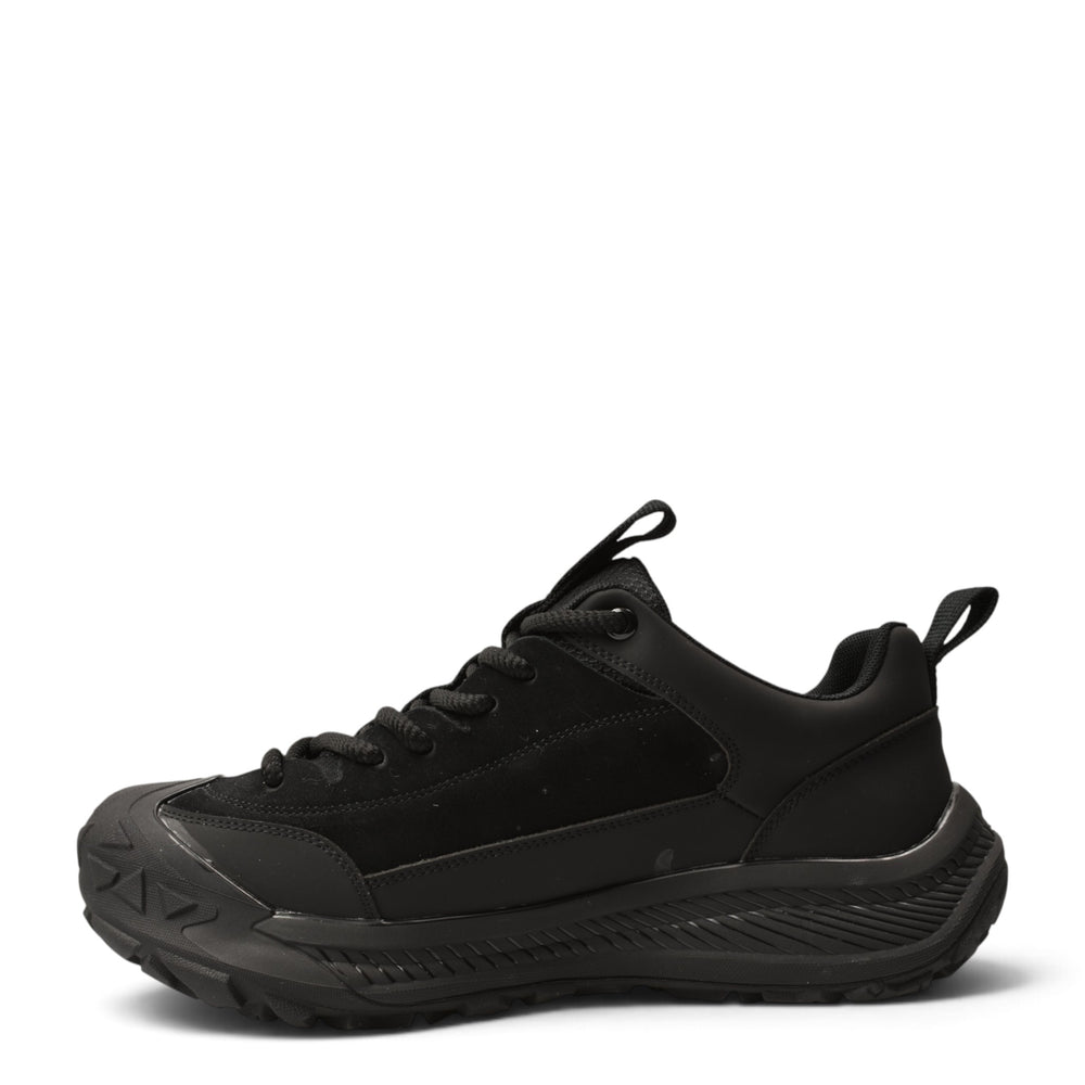 ada-shoes.ro black sneakers made of natural leather and suede with a flexible 4cm sole and lace-up closure.