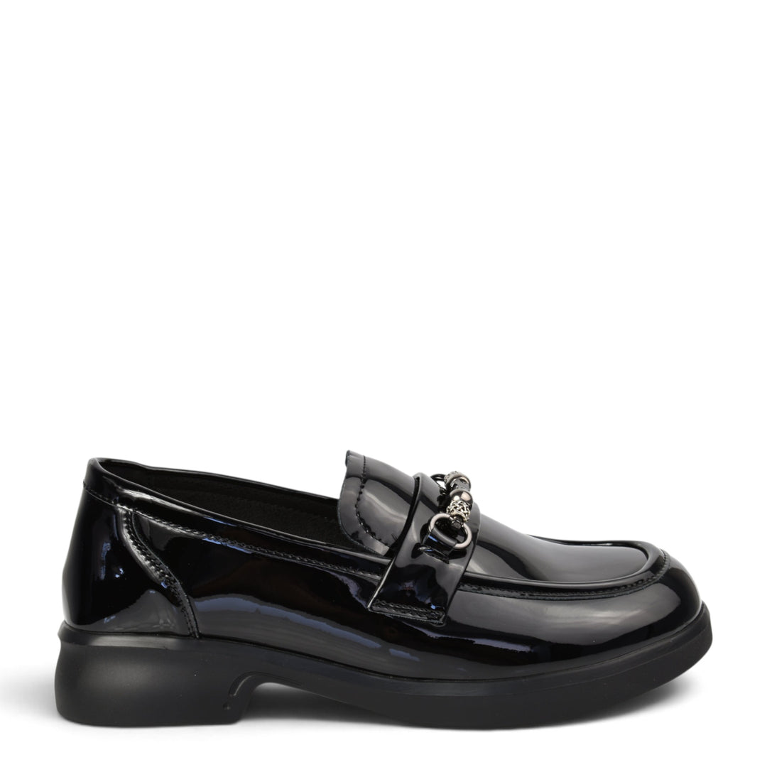 ada-shoes.ro black patent leather casual loafers with a decorative metal chain detail and a comfortable 3.5cm sole.