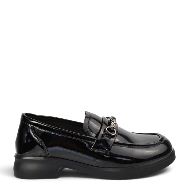 ada-shoes.ro black patent leather casual loafers with a decorative metal chain detail and a comfortable 3.5cm sole.