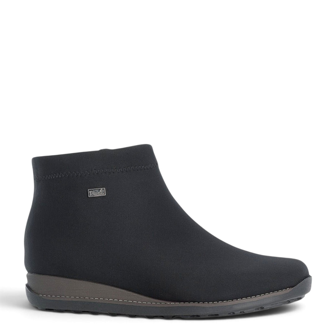 ada-shoes.ro black Rieker stretch textile ankle boots with warm lining, zipper closure, and flexible 3.5cm sole.