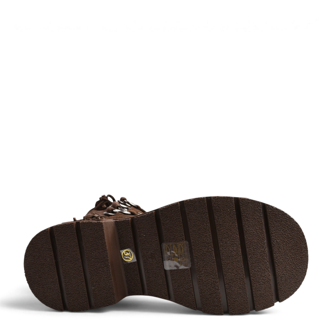 ada-shoes.ro brown suede boot with a thick, lugged track sole for traction and stability