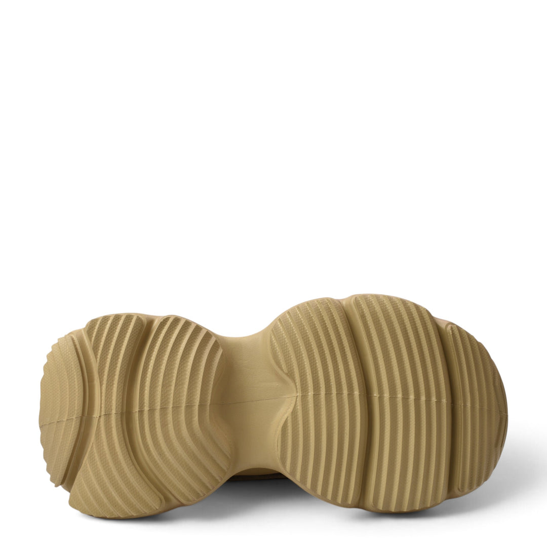 ada-shoes.ro brown suede sneaker showing the textured, flexible rubber sole with a 5 cm platform design.